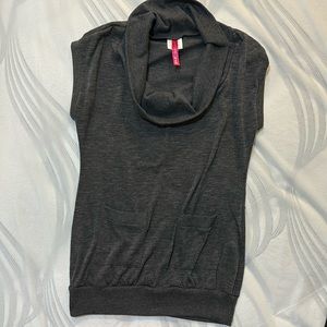 Heart Soul Gray sleeveless sweater top